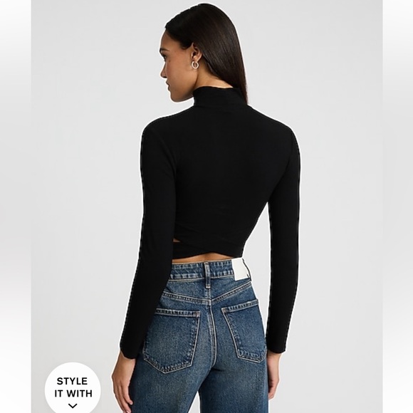 Express Ribbed Mock Neck Long Sleeve Cutout Cropped Tee - Picture 3 of 3